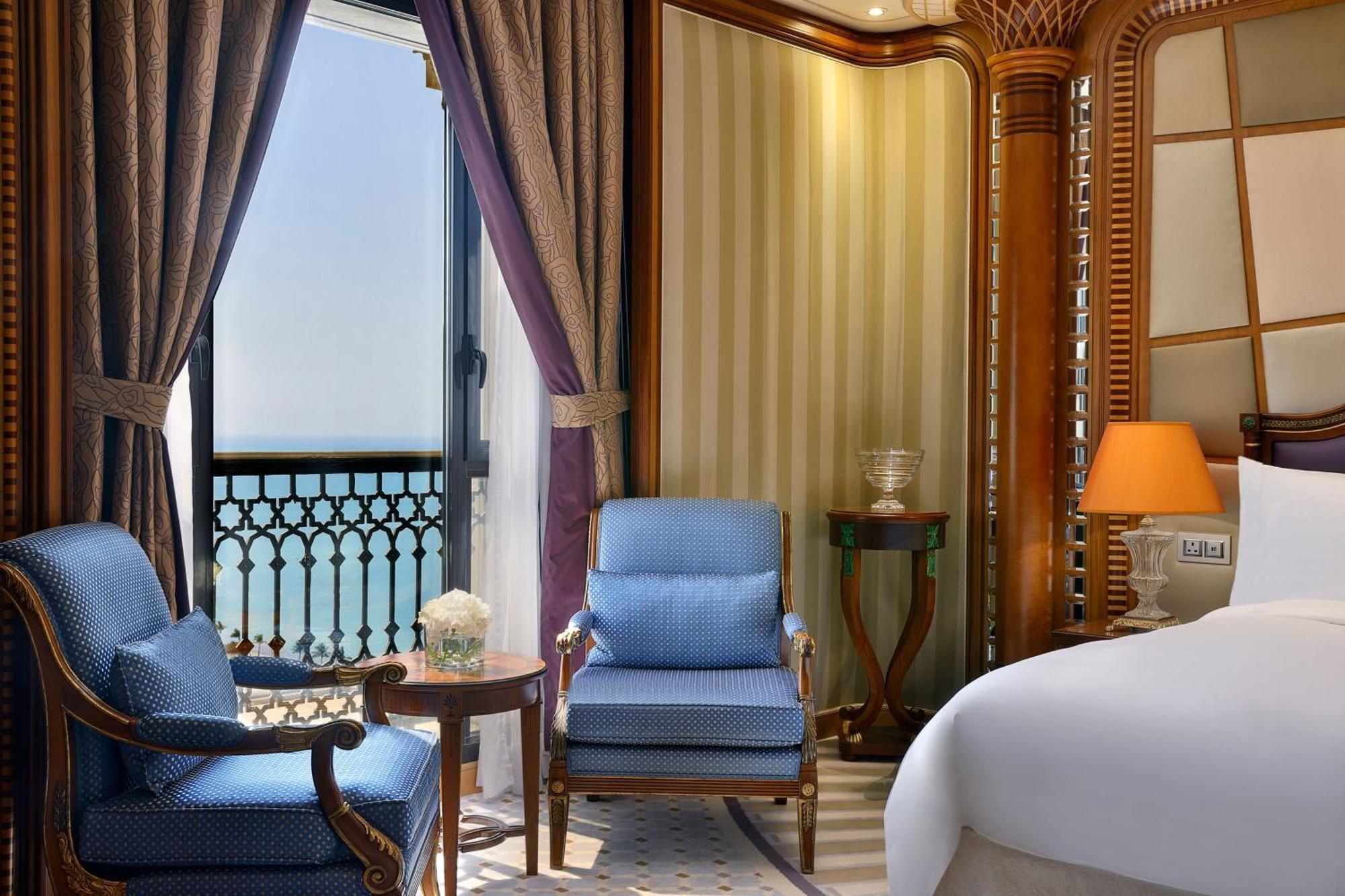 Hotel The Ritz-Carlton Dschidda Exterior foto A room at the Four Seasons Hotel, Cairo