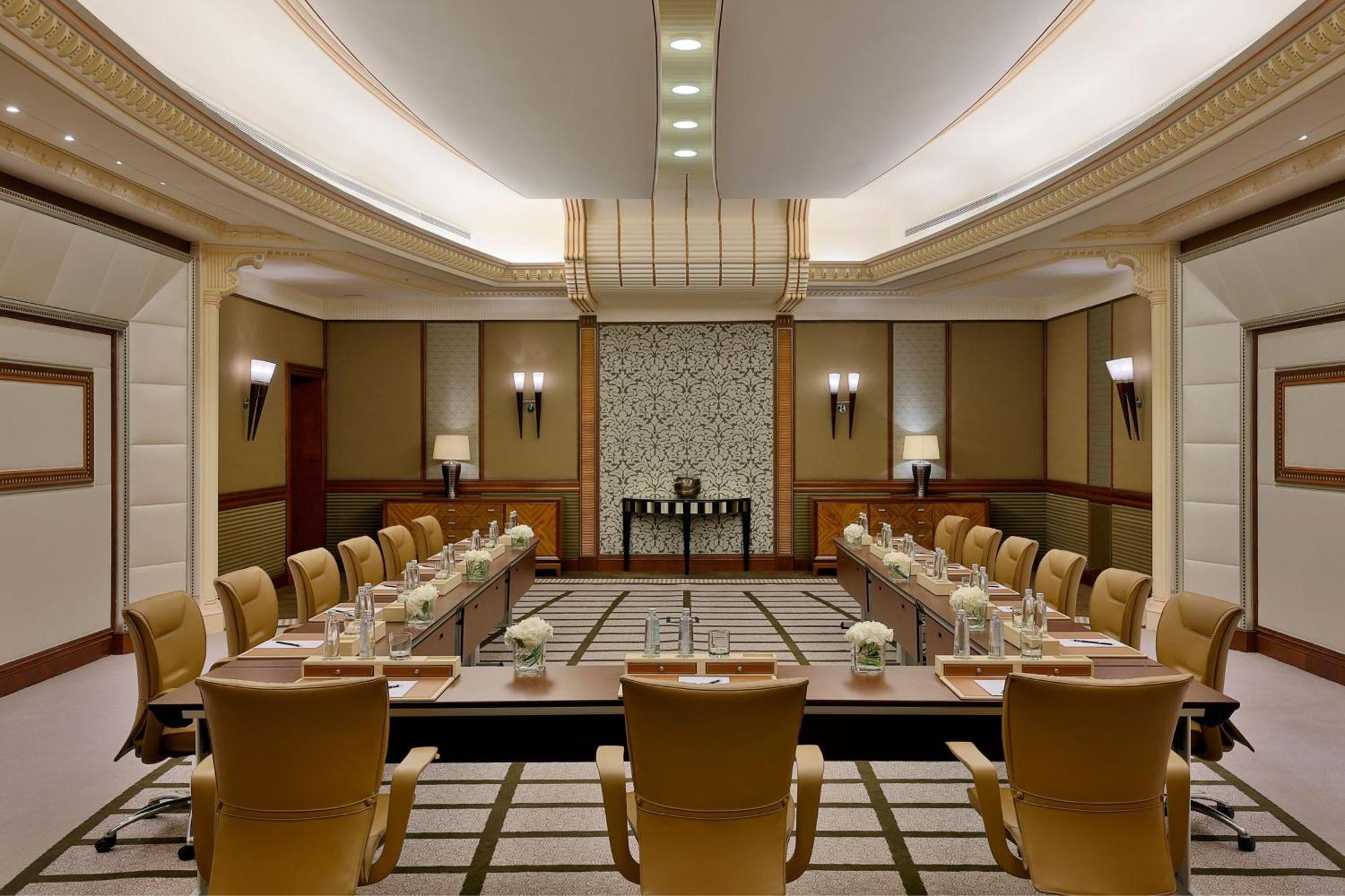 Hotel The Ritz-Carlton Dschidda Exterior foto The meeting room