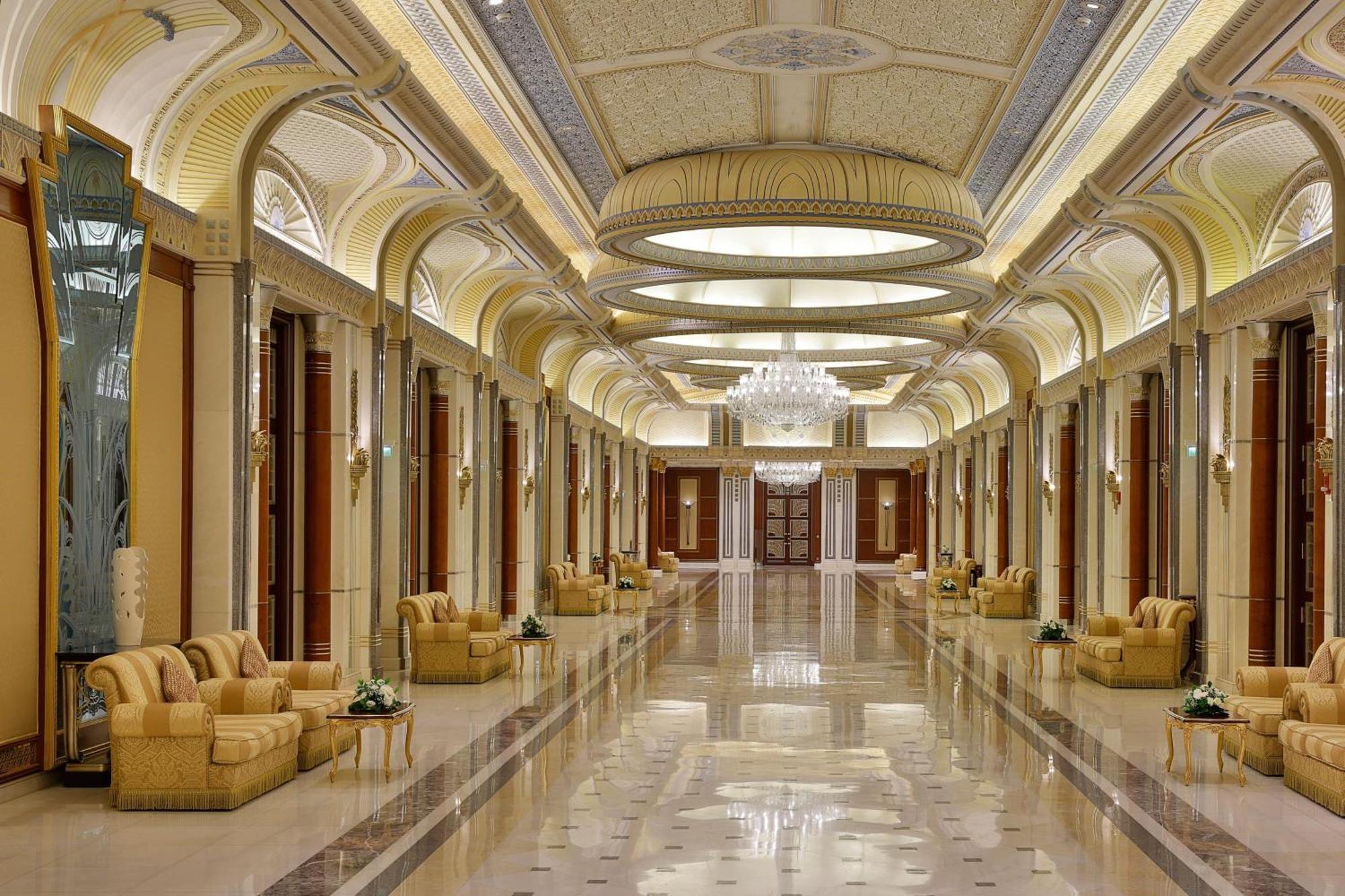 Hotel The Ritz-Carlton Dschidda Exterior foto The interior of the hotel