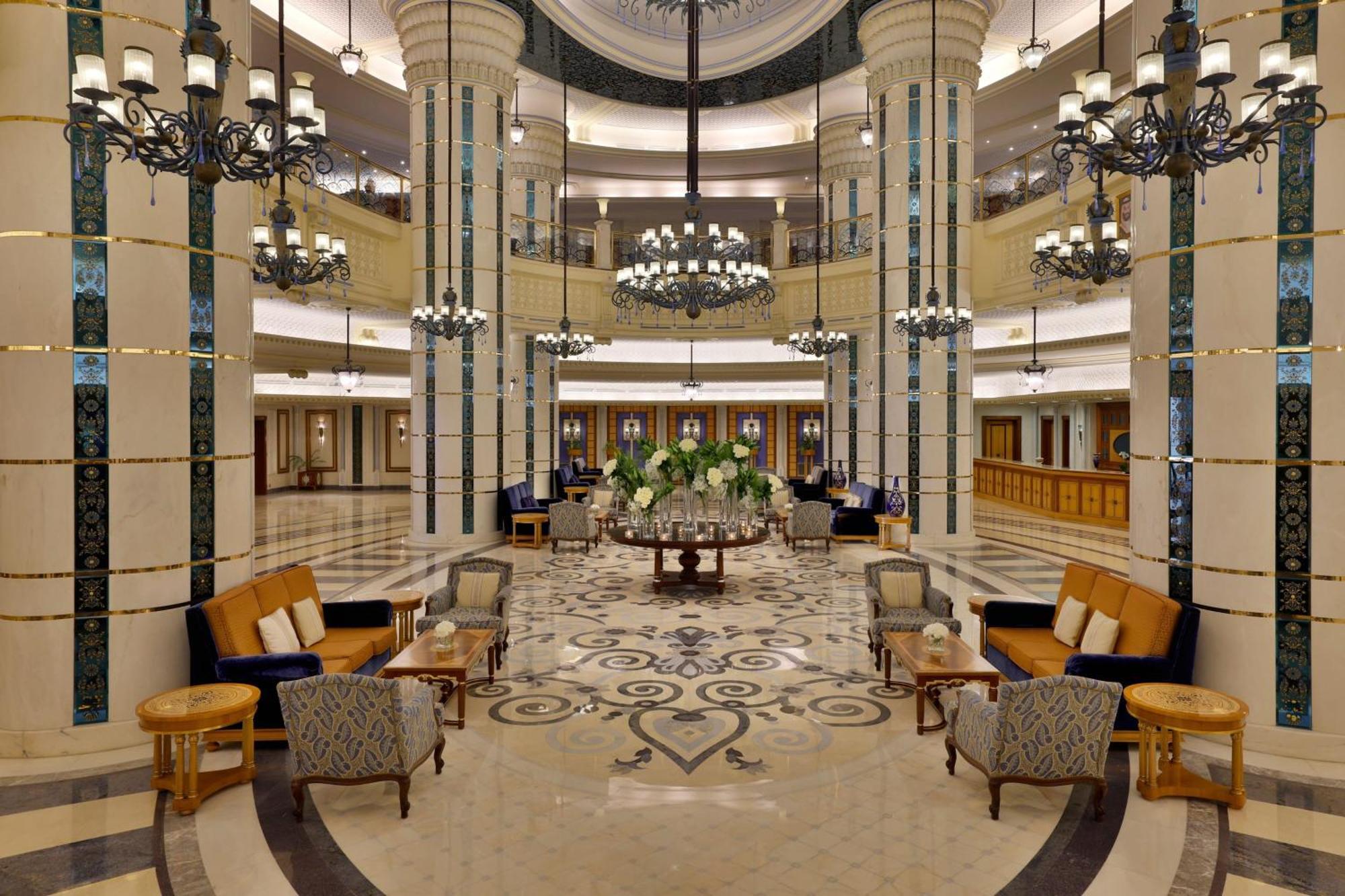 Hotel The Ritz-Carlton Dschidda Exterior foto Lobby