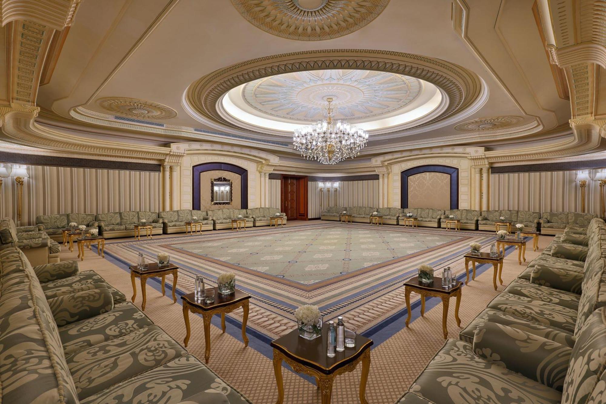 Hotel The Ritz-Carlton Dschidda Exterior foto The ballroom
