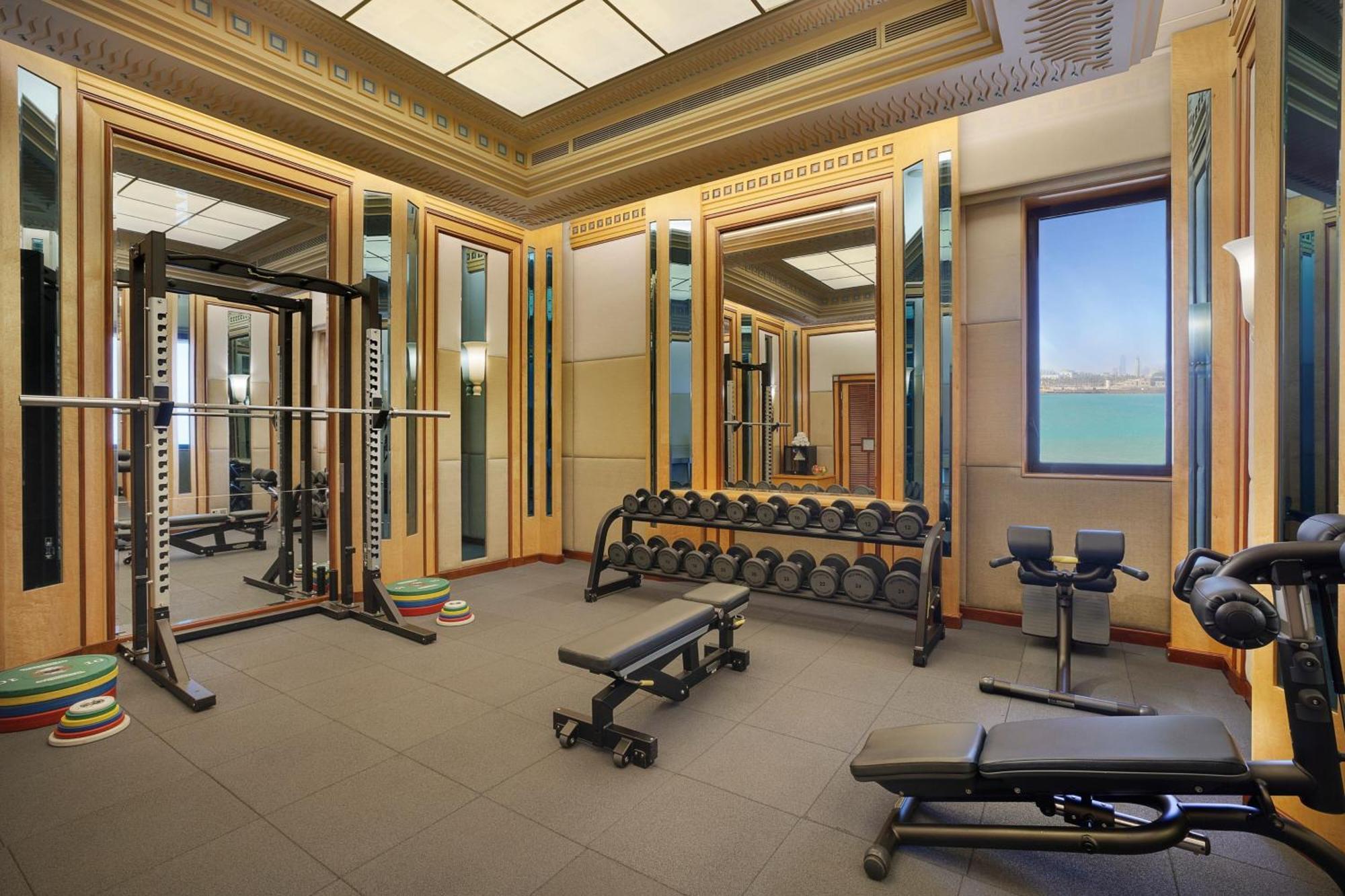 Hotel The Ritz-Carlton Dschidda Exterior foto The gym at the hotel