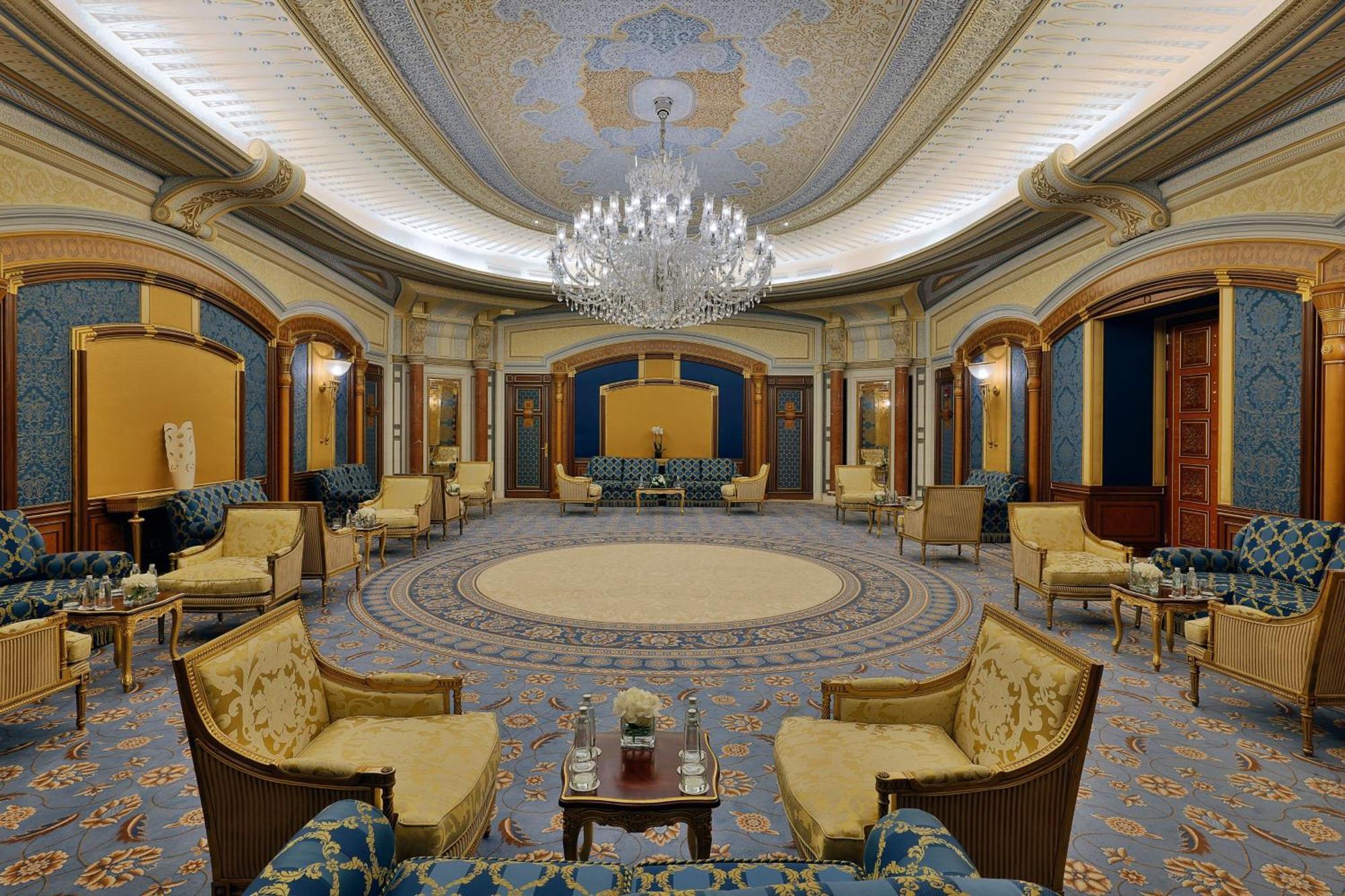 Hotel The Ritz-Carlton Dschidda Exterior foto The lobby of the hotel