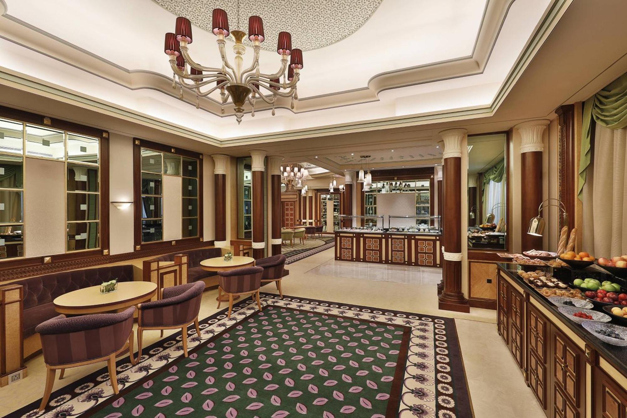 Hotel The Ritz-Carlton Dschidda Exterior foto The lobby lounge at the Taj Mahal Palace, Mumbai