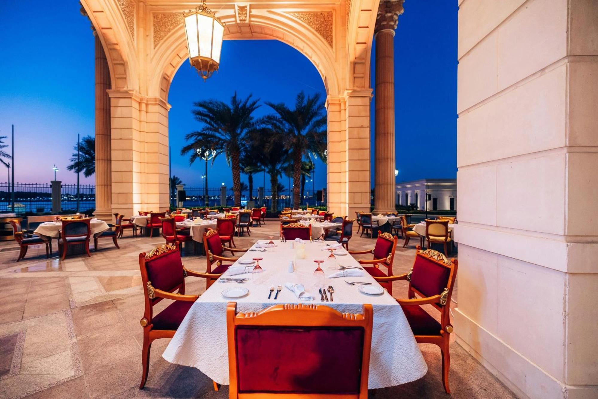 Hotel The Ritz-Carlton Dschidda Exterior foto The Beach Restaurant